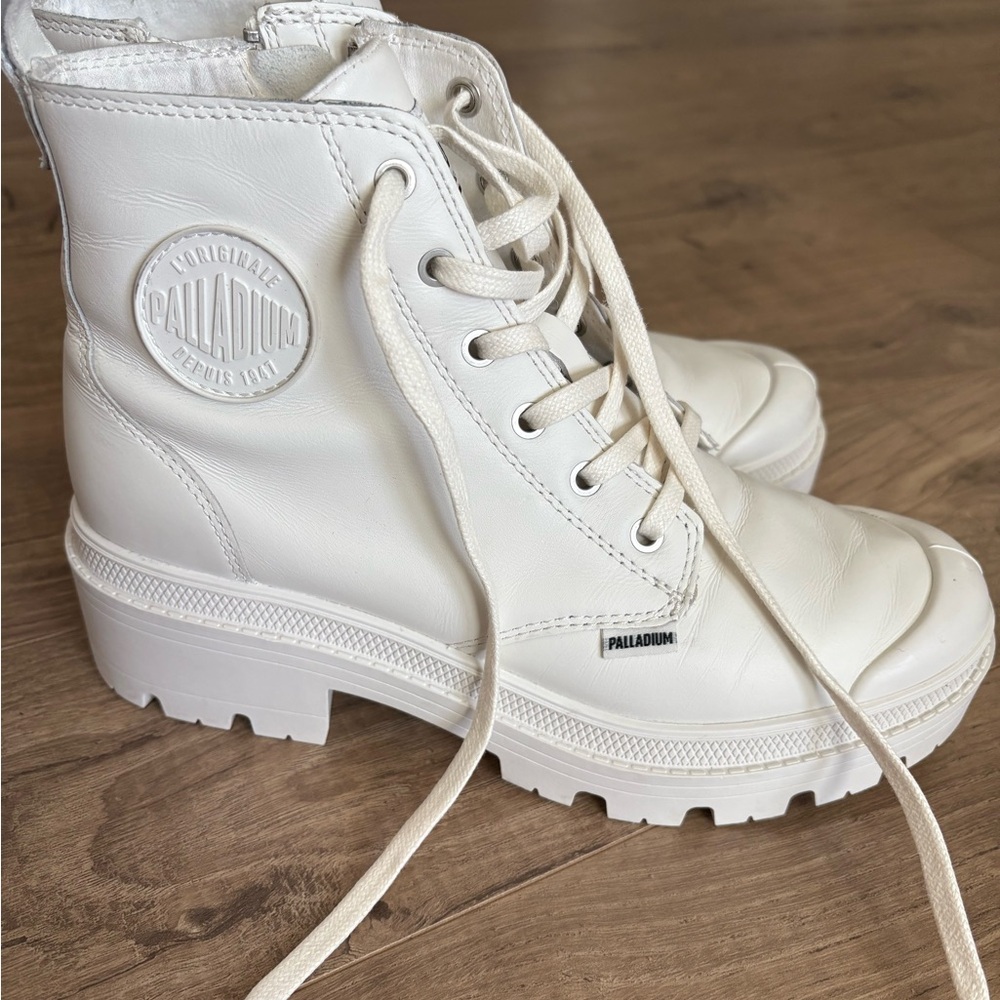 Palladium Boots White